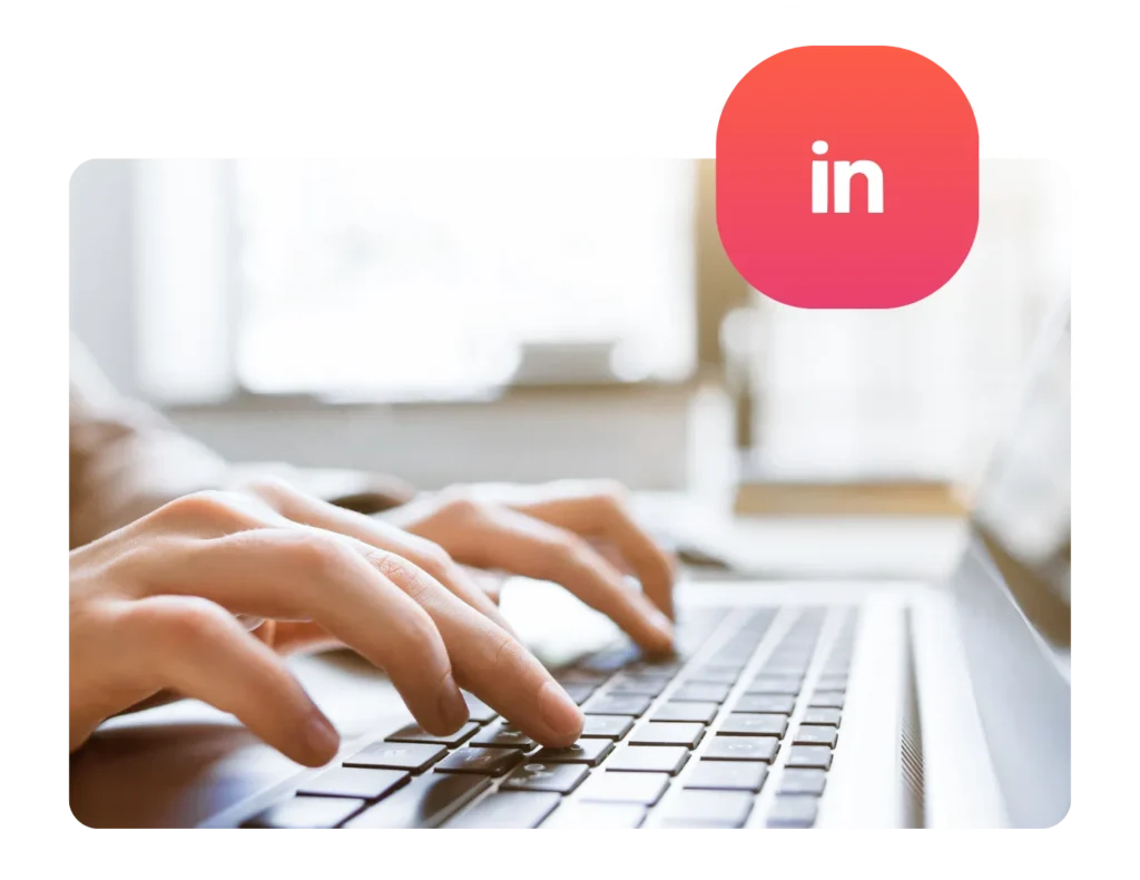 Blog Get Leads - the man typing on the keyboard